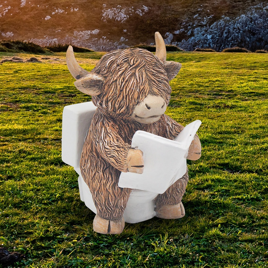 Highland Cow - Toilet / Reading